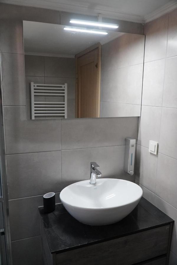 Modern Apartment In Οld Τown 테살로니키 외부 사진
